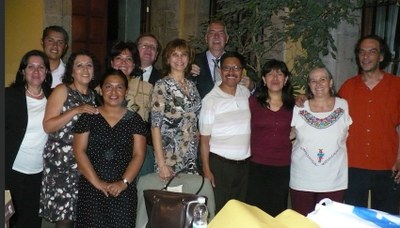 Durante el brindis. Durante el brindis.