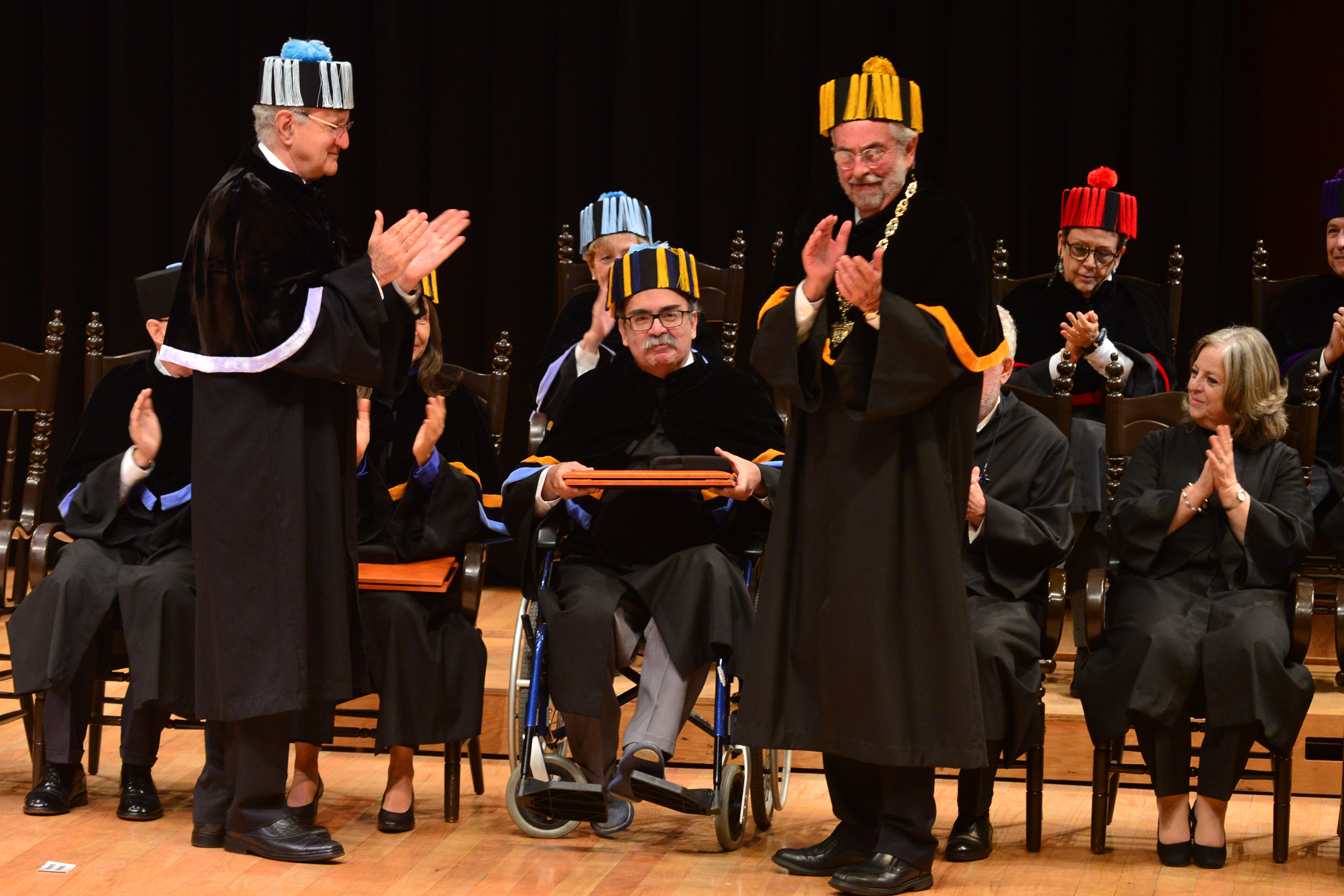 Inviste la UNAM a diez Doctores Honoris Causa, entre ellos al matemático José Antonio de la Peña