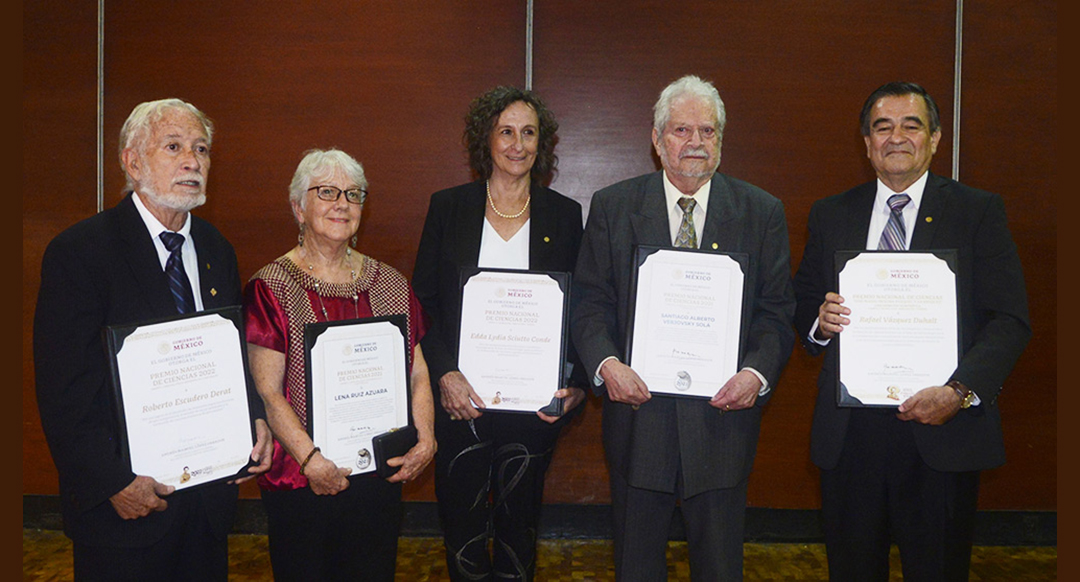 Reciben científicas y científicos de la UNAM el Premio Nacional de Ciencias